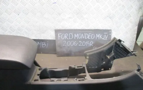Ford Mondeo MK IV Panel drawer/shelf pad 