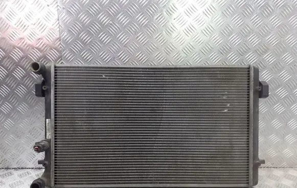 Skoda Octavia Mk1 (1U) Coolant radiator 1J0121253