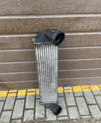 BMW X6 E71 Intercooler radiator 1751780932101 E1443