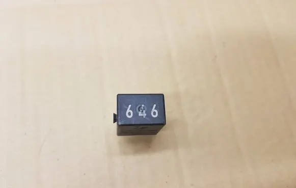 Volkswagen Golf VII Other relay 4H0951253C V23374A1001X010
