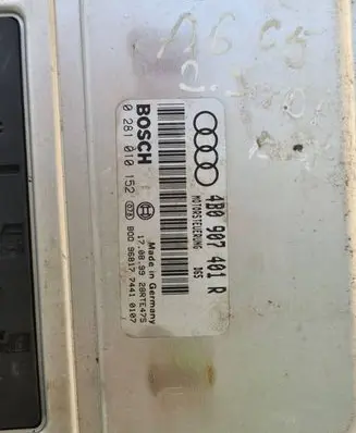 Volkswagen PASSAT B5 Engine control unit/module 4B0907401R 28RTE475 0281010152