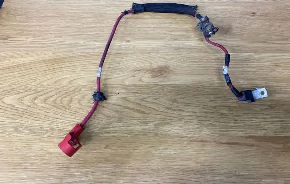 Positive cable (battery)