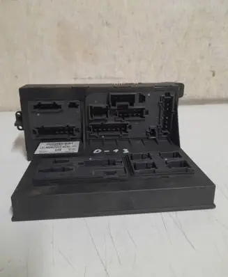 Mercedes-Benz E W211 Fuse module 2115453101