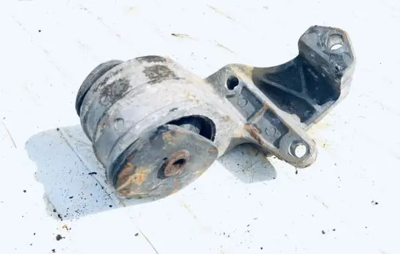 Hyundai Accent Engine mount bracket 2181922710 21819-22710