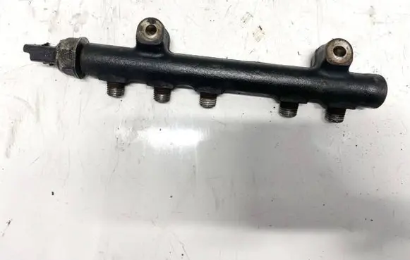 Ford Grand C-MAX Fuel main line pipe 9685297580 103280713