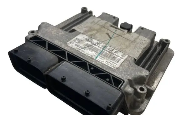 Volkswagen Golf VI Engine control unit/module 03C906016AM 03G907309A 0261S06083