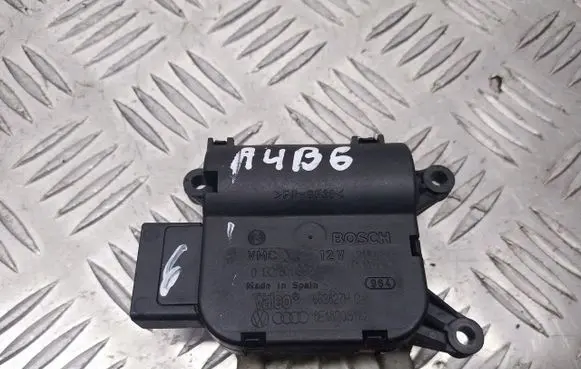 Audi A4 S4 B6 8E 8H A/C air flow flap actuator/motor 8E1820511C