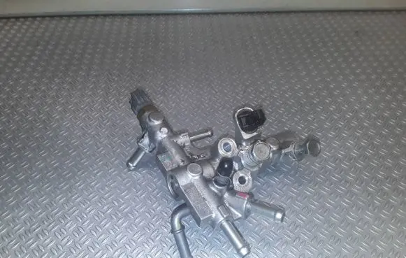 Mazda 6 Fuel distributor 