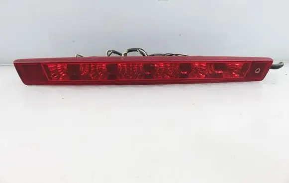 Chevrolet Captiva Third/center stoplight 