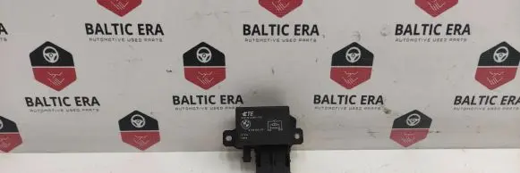 BMW X5 F15 Coolant fan relay 9198302 V23132A2001X30