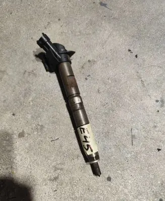 Toyota Yaris Fuel injector 23670-0W020