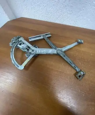 Mercedes-Benz E W124 Rear door window regulator with motor E172