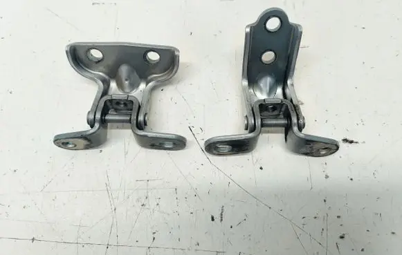 Rear door hinge set