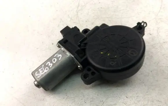 Mazda 2 Front door window regulator motor D6515958X