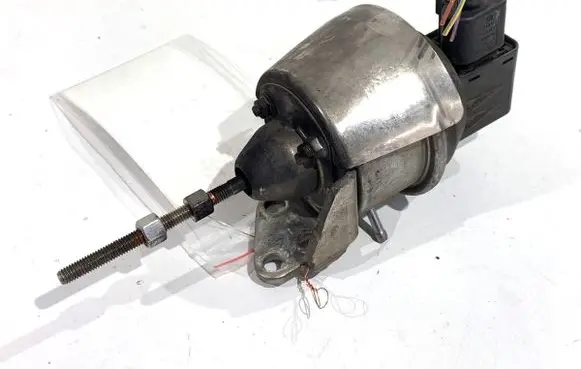 Volkswagen PASSAT CC Turbo charger electric actuator 