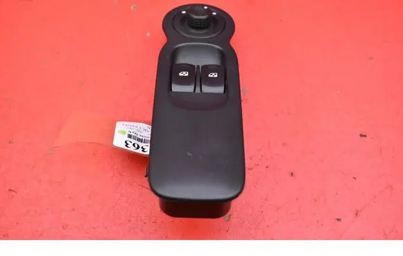 Renault Modus Electric window control switch 8200277630