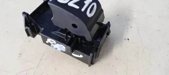 Toyota RAV 4 (XA50) Electric window control switch 193335