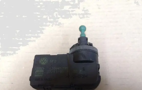 Audi A4 S4 B6 8E 8H Headlight level adjustment motor 1J0941295F