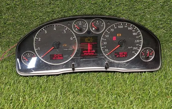 Audi A6 Allroad C5 Speedometer (instrument cluster) 4B0920933P