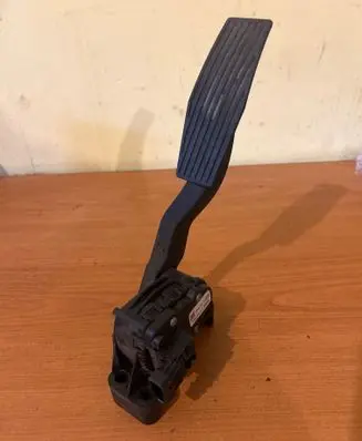 Opel Astra H Accelerator throttle pedal 6PV00811200 9157998