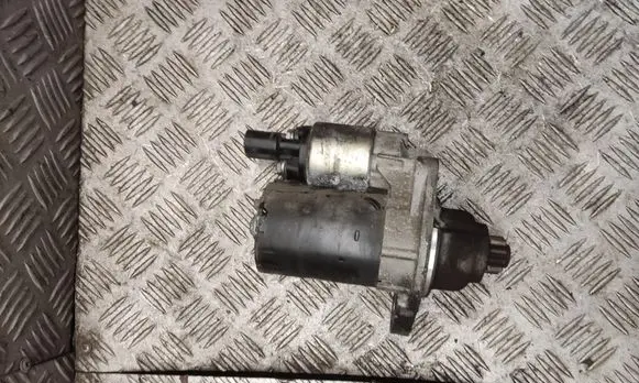 Volkswagen Golf VI Starter motor 