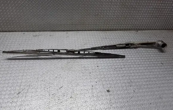 Mitsubishi Pajero Windshield/front glass wiper blade 
