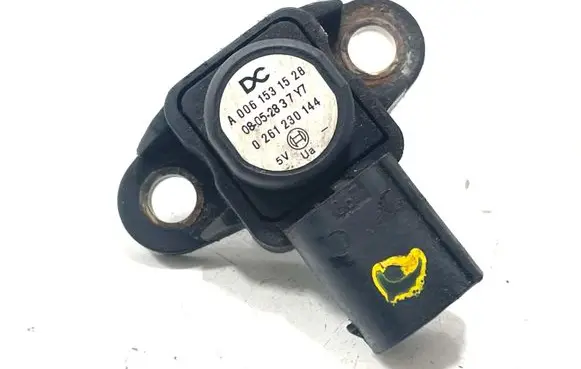 Mercedes-Benz A W169 Air pressure sensor 0261230144 A00061531528