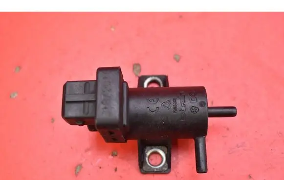 Buick Roadmaster Vacuum valve 8200762162