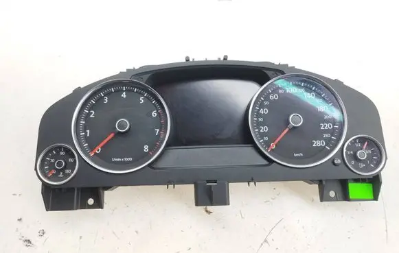 Volkswagen Touareg II Speedometer (instrument cluster) 7P6920880B 0263677002