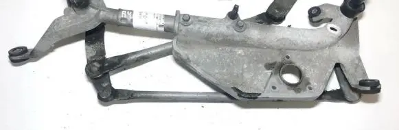 Honda CR-V Front wiper linkage and motor