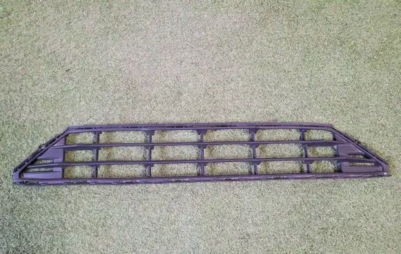 Volvo XC60 Front bumper lower grill 31425175
