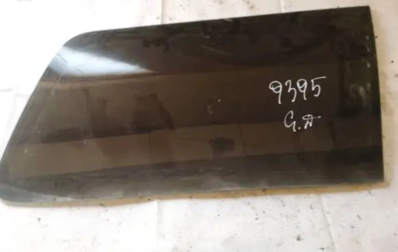 Ford Mondeo Mk III Rear side window as2