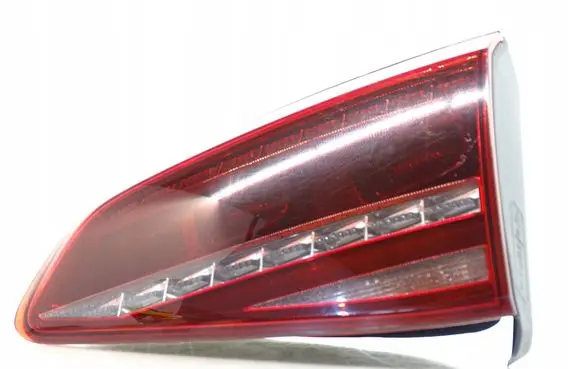 Volkswagen Golf VII Tailgate rear/tail lights 5G0945308E