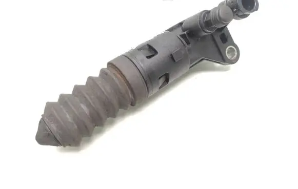 Clutch slave cylinder