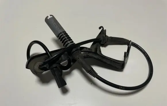 BMW 5 E60 E61 ABS brake wheel speed sensor 2282780