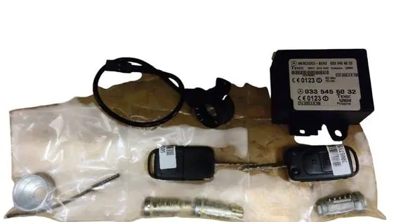 Mercedes-Benz Sprinter W901 W902 W903 W904 Front door lock (next to the handle) A0018901667 A0018902067