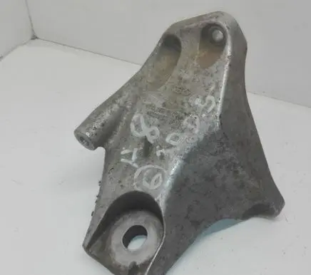 Audi A8 S8 D3 4E Gearbox mounting bracket 4E0399113AJ