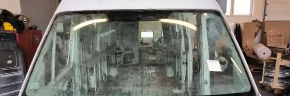 Mercedes-Benz Sprinter W906 Front windscreen/windshield window 