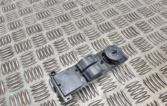 Ford Focus Electric window control switch 3M5T14529CE 03168003 L8A1C