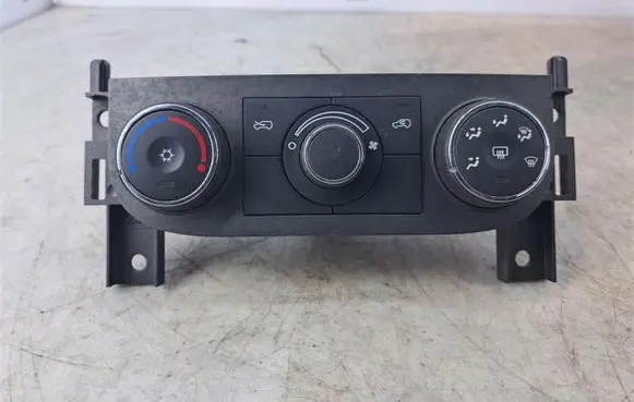 Chevrolet HHR Climate control/heater control trim 22716307