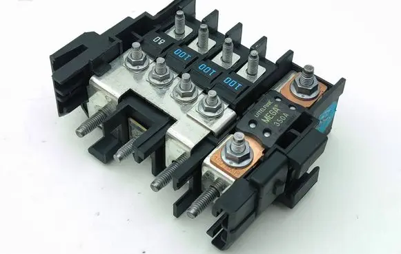 Peugeot 3008 III Battery relay fuse 4L362319EC32 10382