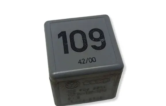 Volkswagen Bora Other relay 1J0906381A