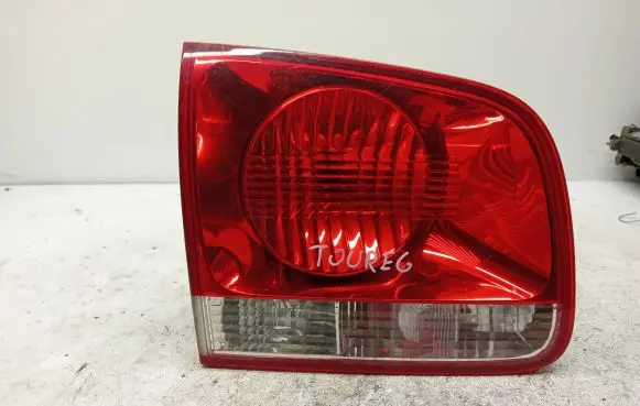 Volkswagen Touareg I Tailgate rear/tail lights 7L6945093H
