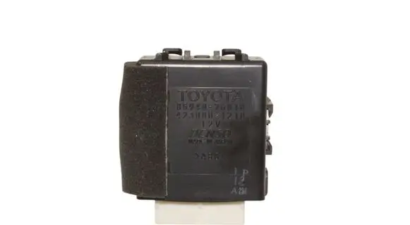Lexus CT 200H Window washer relay 8594076010