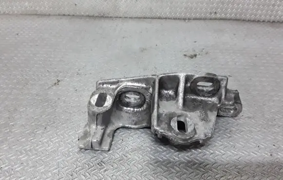 Ford Galaxy Engine mounting bracket