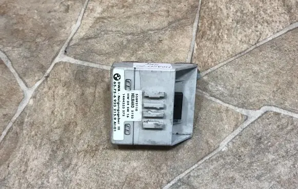 BMW 5 E39 Yaw turn rate sensor 6923215