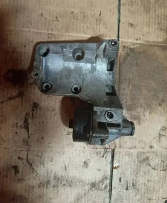 BMW 5 E39 A/C compressor mount bracket 64557786194