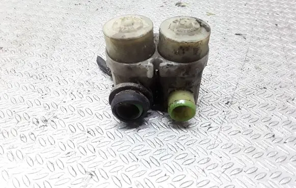 Honda FR-V Windscreen/windshield washer pump