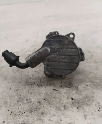 Mercedes-Benz ML W163 Vacuum pump 6112300065