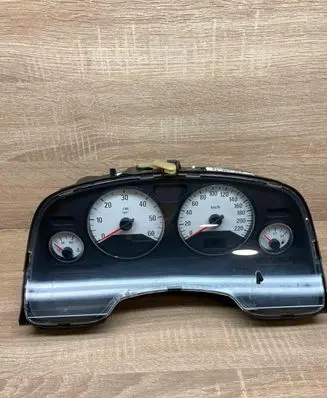 Opel Zafira A Speedometer (instrument cluster) 24461761JN 110080210 KMH